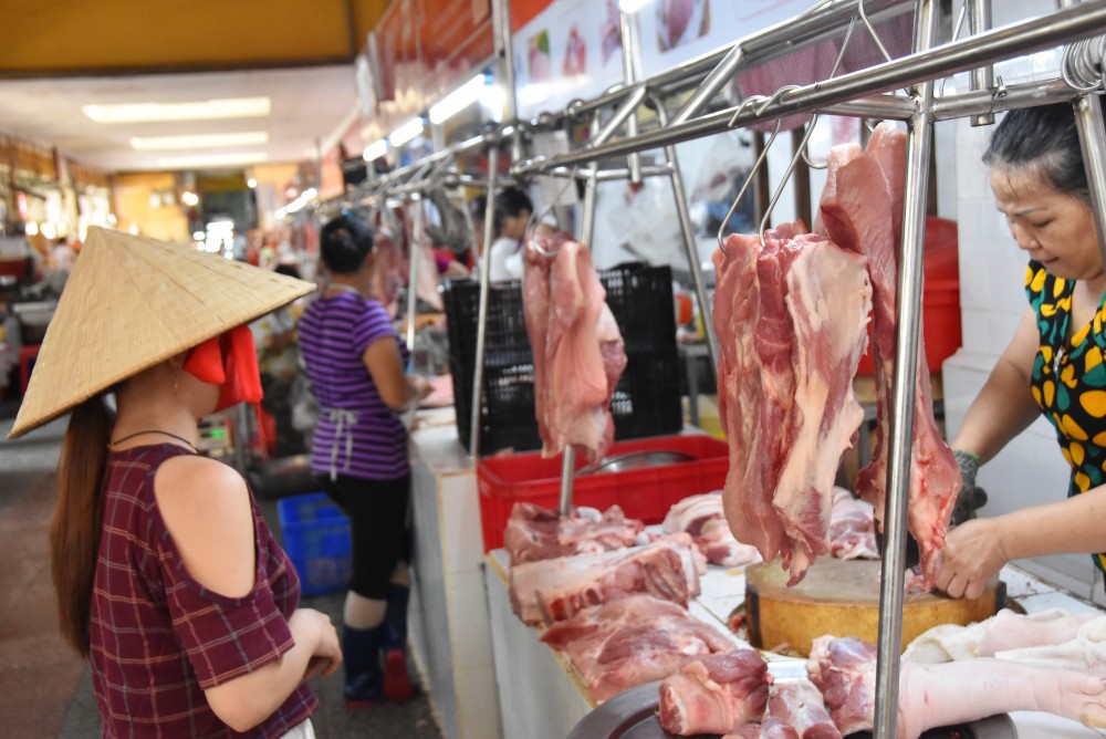 TP. Hồ Chí Minh: Giá thực phẩm thiết yếu đã giảm
