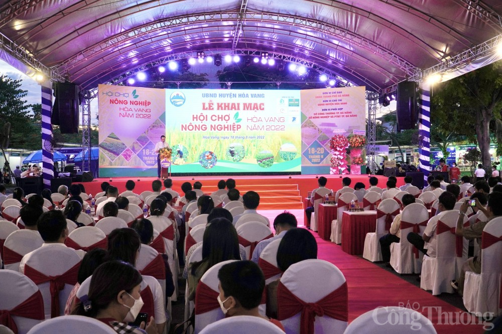 Hội chợ Nông nghiệp Hòa Vang năm 2022 diễn ra trong 03 ngày, từ ngày 18- 20/8 tại Trung tâm Hành chính huyện Hòa Vang (Quốc lộ 14B, thôn Dương Lâm 1 - xã Hòa Phong - huyện Hòa Vang - thành phố Đà Nẵng).
