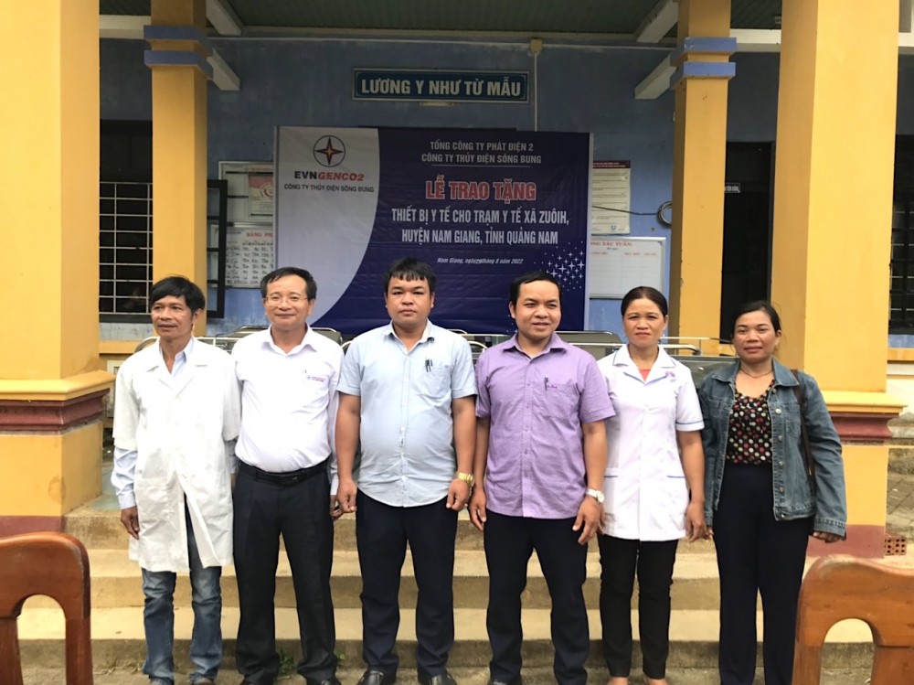 Công ty Thủy điện Sông Bung chia sẻ khó khăn cùng người dân huyện Nam Giang