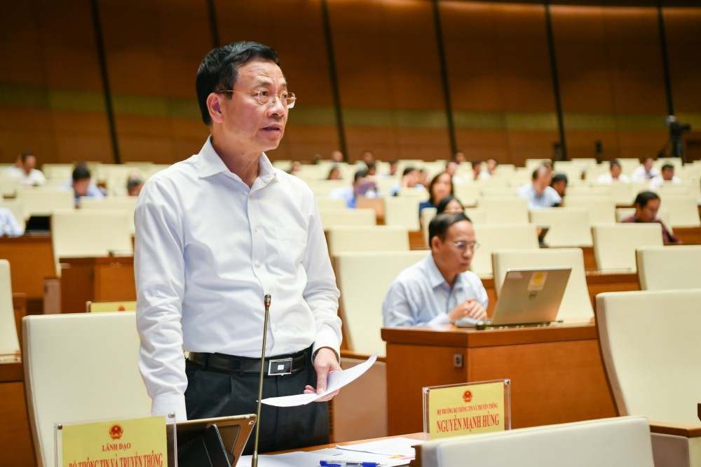รัฐมนตรี Nguyen Manh Hung: หลีกเลี่ยงการสะสมความถี่เพื่อไม่ให้นำไปสู่การผูกขาดโทรคมนาคม