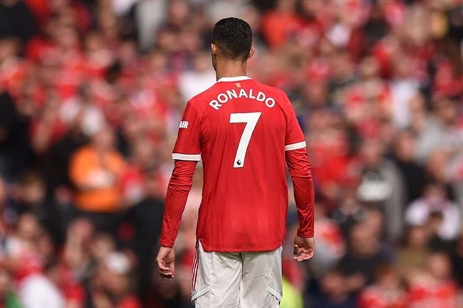 C.Ronaldo là một trong những cầu thủ xuất sắc nhất của Manchester United, với khả năng xử lý bóng tuyệt vời và kỹ thuật siêu hạng. Hãy thưởng thức những hình ảnh đầy ấn tượng của anh ấy khi khoác áo \