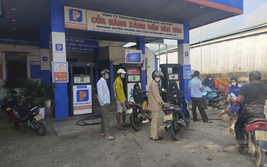 Nghệ An: Cửa hàng xăng dầu Bính Tứ bị xử phạt vì vi phạm kinh doanh