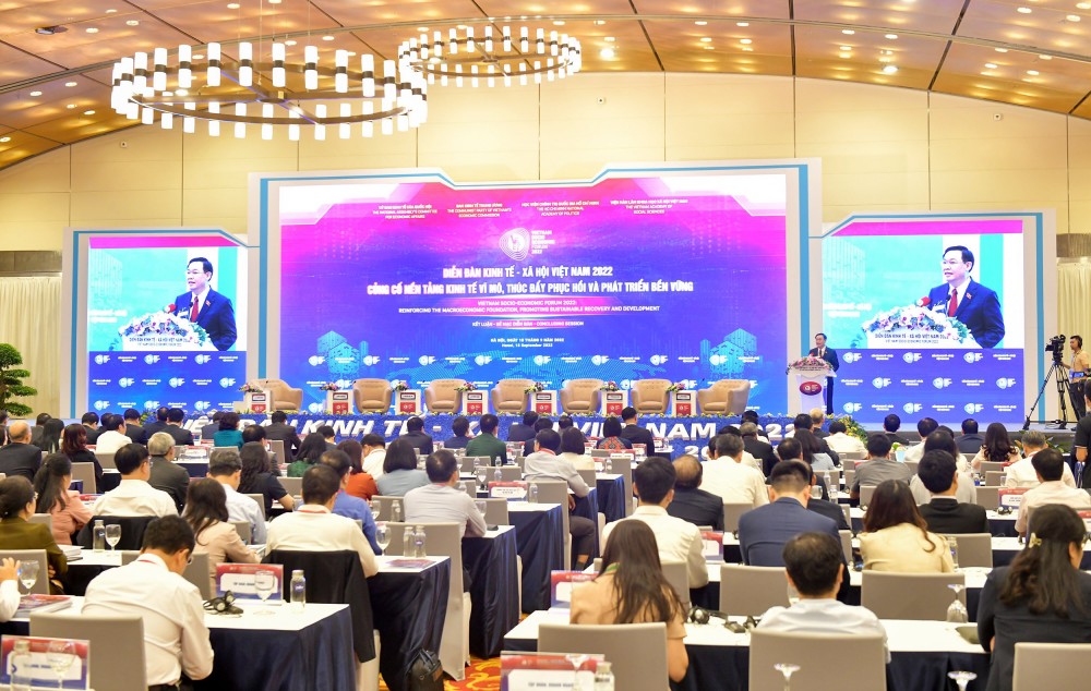Chủ tịch Quốc hội Vương Đình Huệ bế mạc Diễn đàn Kinh tế - Xã hội Việt Nam 2022
