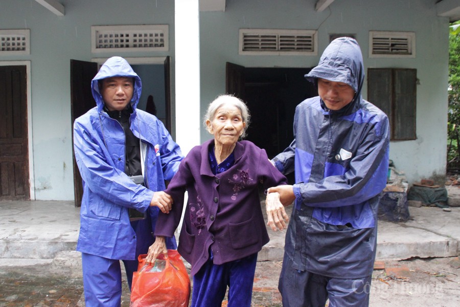 Quảng Nam: Hàng vạn người di tản tránh bão số 4 (bão Noru)