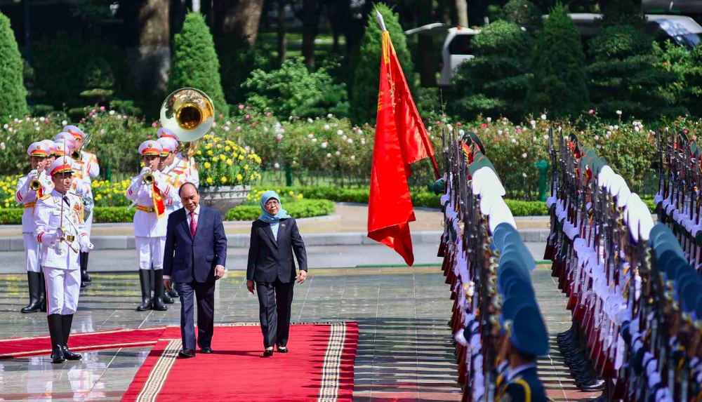 Chủ tịch nước Nguyễn Xuân Phúc chủ trì lễ đón chính thức Tổng thống Singapore Halimah Yacob
