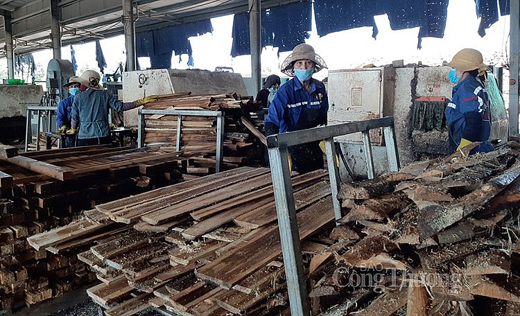 Thiếu đơn hàng trong nước và xuất khẩu, thị trường gỗ ghép thanh trong tình trạng "ngủ đông"