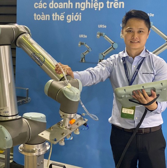 universal robots gioi thieu robot cong tac tai propak viet nam 2022