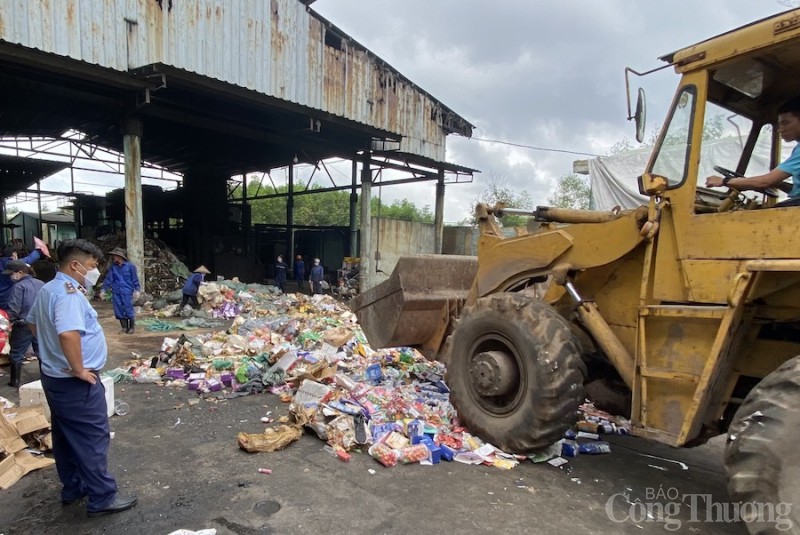 Đà Nẵng: Tiêu hủy hàng hóa vi phạm bị tịch thu trị giá hơn 876 triệu đồng