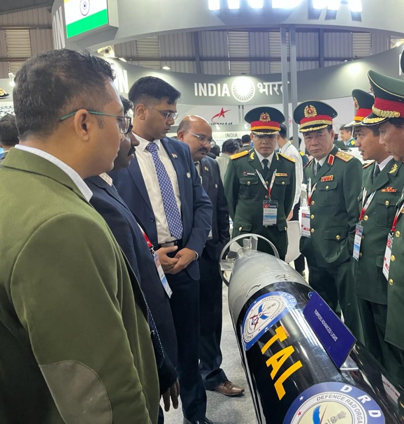 Anh và Ấn Độ dự Triển lãm Quốc phòng quốc tế Việt Nam 2022