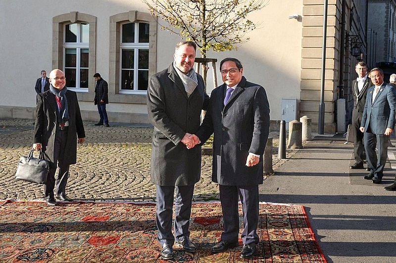 Thủ tướng Chính phủ Phạm Minh Chính và Thủ tướng Luxembourg Xavier Bettel trước khi tiến hành hội đàm