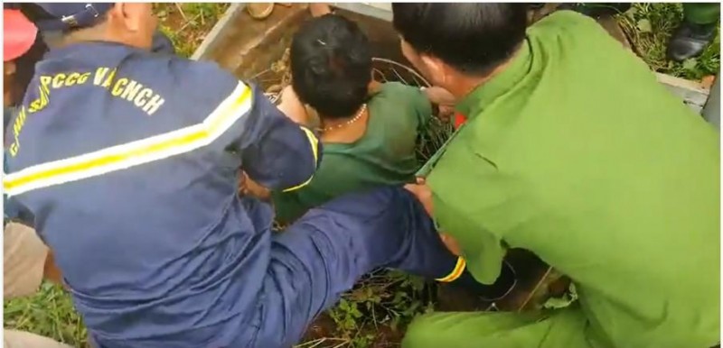 Đắk Lắk: Giải cứu thành công người đàn ông sau 4 ngày rớt xuống giếng sâu hơn 15m