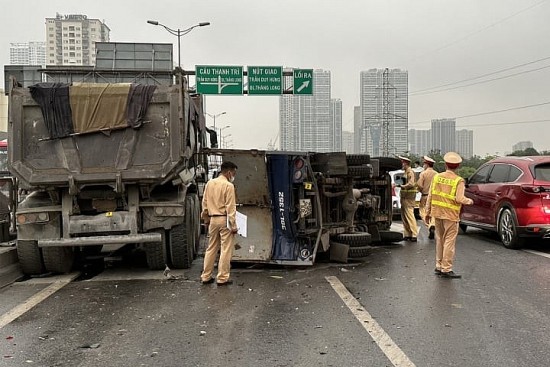 Ngày đầu nghỉ lễ, 36 người thương vong vì tai nạn giao thông
