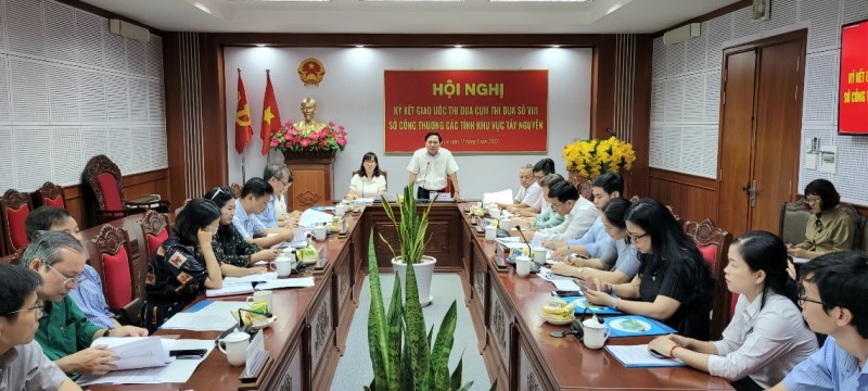 Cụm thi đua số VIII - Sở Công Thương các tỉnh khu vực Tây Nguyên cam kết thi đua vì sự phát triển bền vững của khu vực. Cụm thi đua số VIII - Sở Công Thương các tỉnh khu vực Tây Nguyên cam kết thi đua vì sự phát triển bền vững của khu vực.
