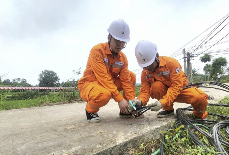 Nghệ An: Tiêu thụ điện liên tiếp