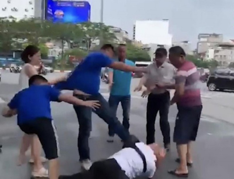 Điều tra, làm rõ vụ phóng viên Đài Phát thanh và truyền hình Hà Nội bị hành hung khi đang tác nghiệp