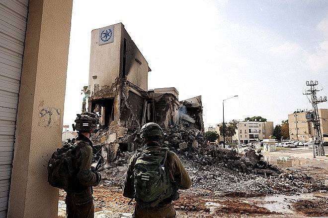 Hiện trường giao tranh giữa quân đội Israel và các tay súng Hamas ở Sderot. Ảnh: Reuters