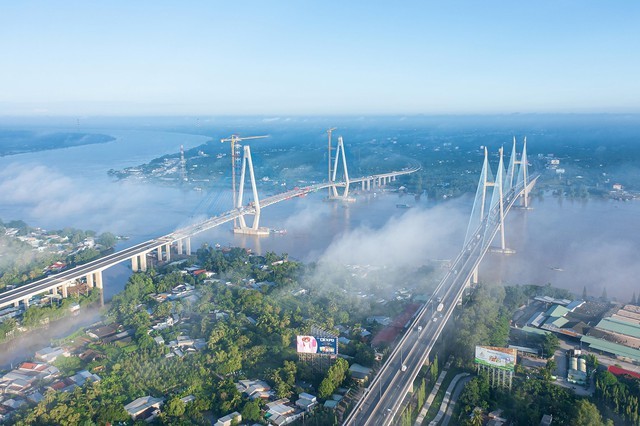 Cầu Mỹ Thuận - cây cầu dây văng đầu tiên do đội ngũ các kỹ sư, công nhân Việt Nam thực hiện hoàn toàn từ khâu lập dự án, thiết kế đến thi công. Ảnh VGP