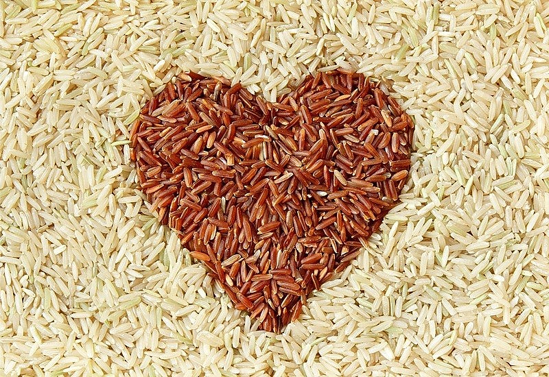 Gạo lứt có chứa nhiều chất xơ và một số loại hợp chất mang đến nhiều lợi ích cho sức khỏe tim mạch