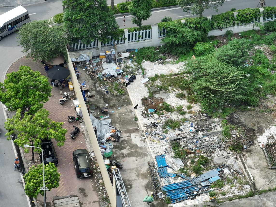 Trước đó, khu đất này còn mọc lên một dãy dãy nhà xưởng trong khu đất dự án đã được di dời.