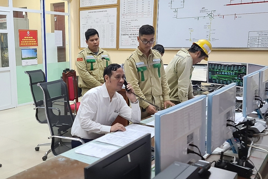 Đóng điện công trình lắp máy biến áp số 2 trạm biến áp 500kV Việt Trì.