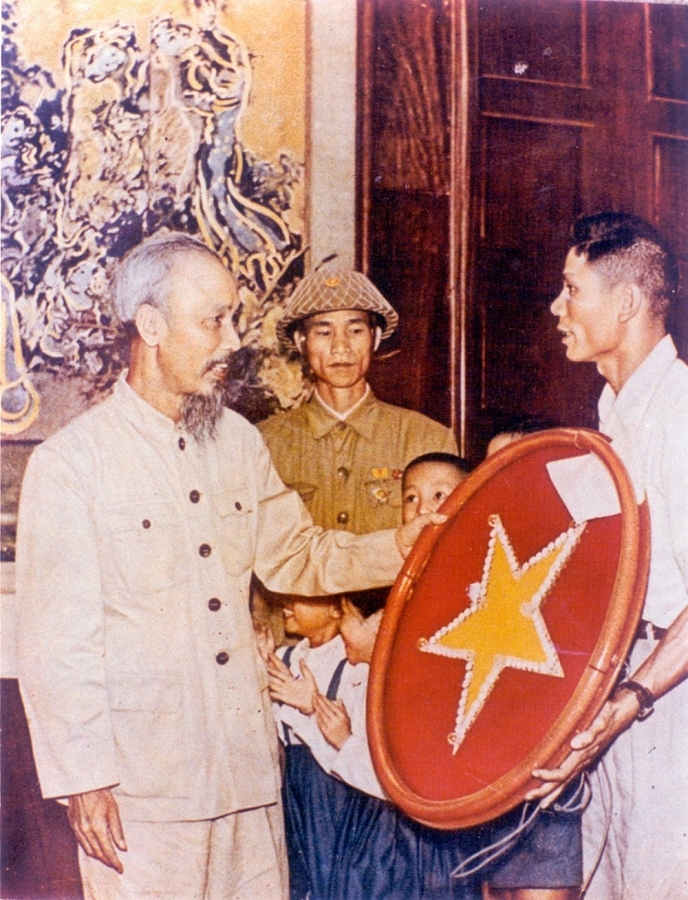 Người ngành điện nhớ Bác tháng 5 Người ngành điện nhớ Bác tháng 5
