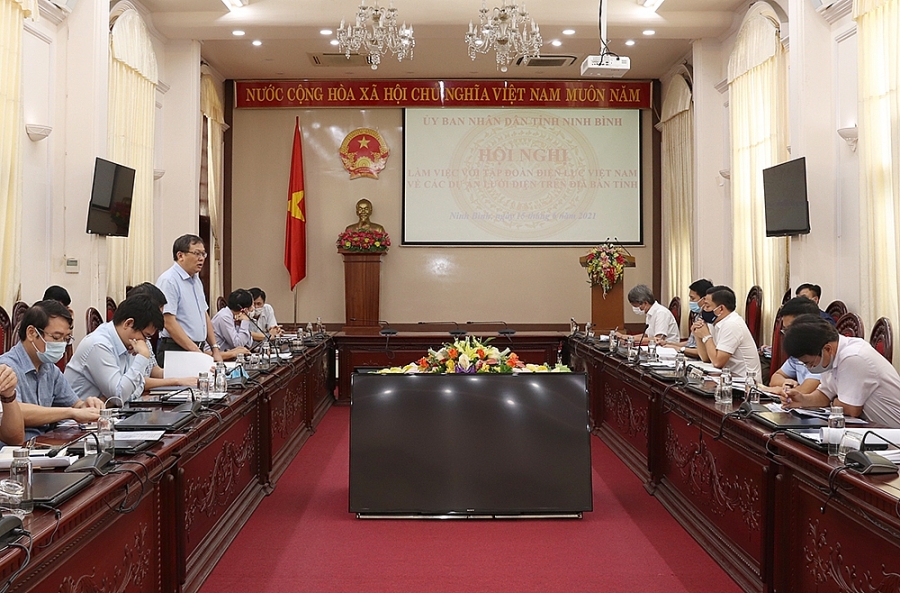 EVN chủ động bàn giải pháp tháo gỡ vướng mắc dự án truyền tải điện tại Ninh Bình
