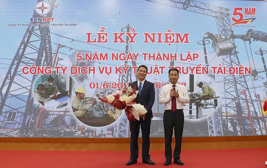 Công ty dịch vụ kỹ thuật truyền tải điện: Kỷ niệm 5 năm thành lập Công ty dịch vụ kỹ thuật truyền tải điện: Kỷ niệm 5 năm thành lập