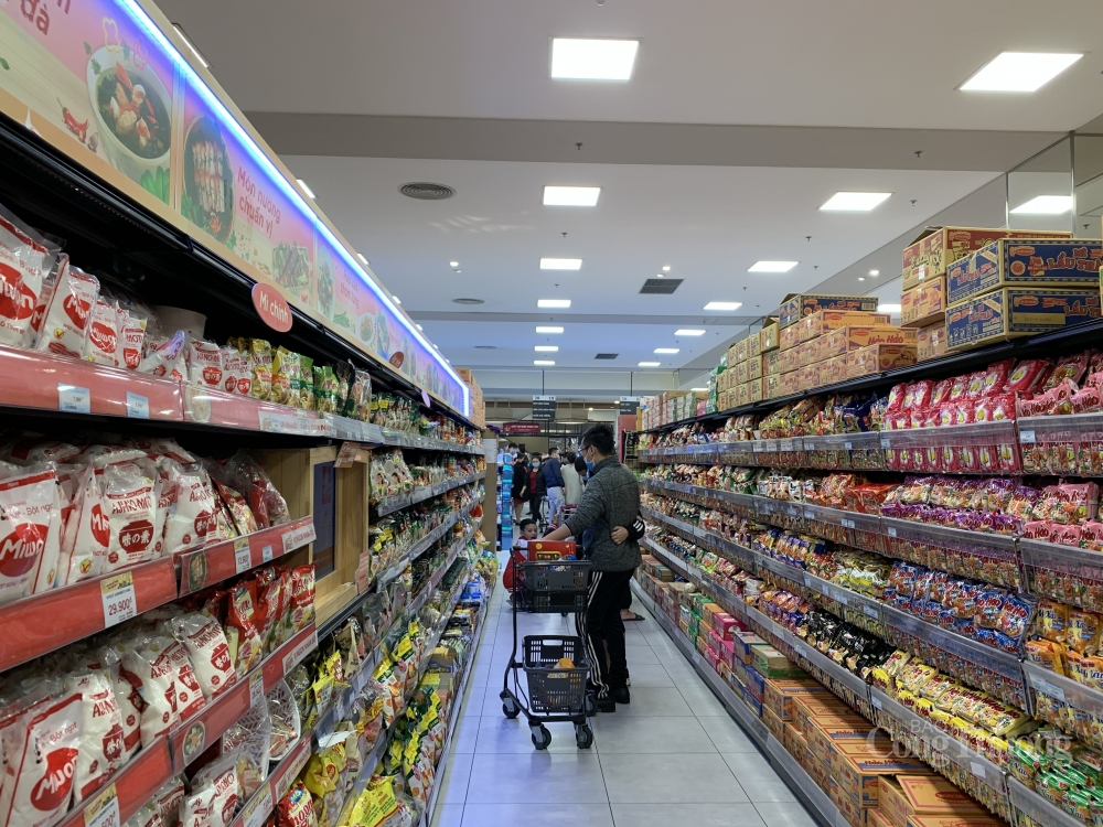 Nhiều siêu thị giảm “sốc”, kích cầu tiêu dùng những ngày cận Tết