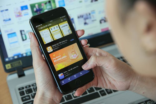 'Tín dụng đen' qua app: “Lãi mẹ đẻ lãi con” lên tới 2.000%/năm