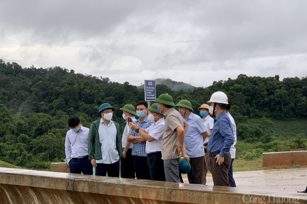 Đoàn công tác Bộ Công thương kiểm tra thực địa về an toàn hồ đập và phòng chống thiên tai tại Điện Biên