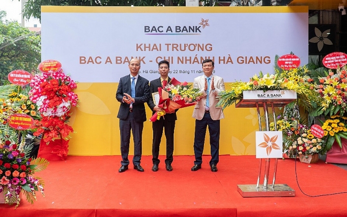 bac a bank khai truong chi nhanh ha giang