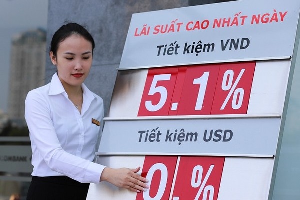 Lãi suất huy động ồ ạt tăng nóng tại nhiều ngân hàng