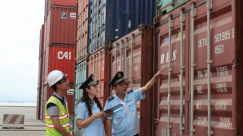 Đấu tranh chống gian lận thương mại: Ngăn chặn từ xa các hành vi vi phạm Đấu tranh chống gian lận thương mại: Ngăn chặn từ xa các hành vi vi phạm