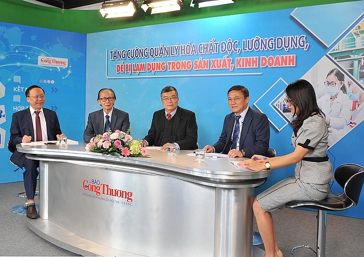 Siết chặt vi phạm hoạt động hóa chất độc hại: Cần giải pháp đồng bộ