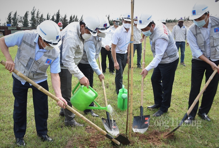 Bộ trưởng Nguyễn Hồng Diên kiểm tra tiến độ dự án Nhiệt điện Thái Bình 2