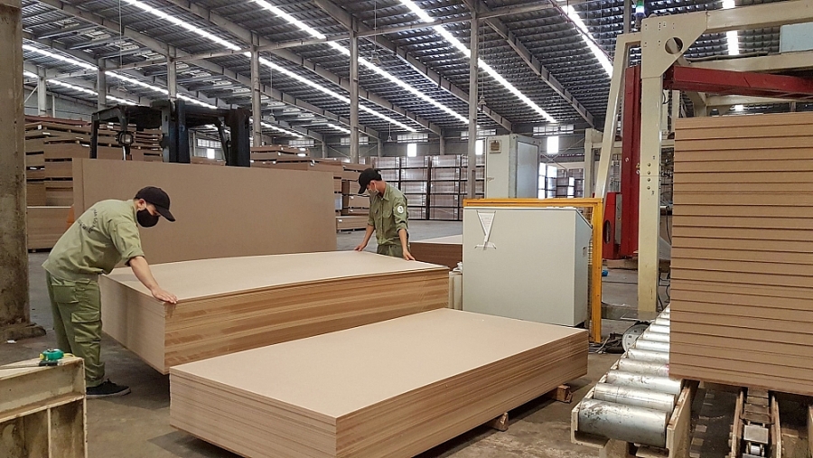 Doanh nghiệp ngành gỗ gặp nhiều khó khăn do giá thuê container rỗng tăng cao