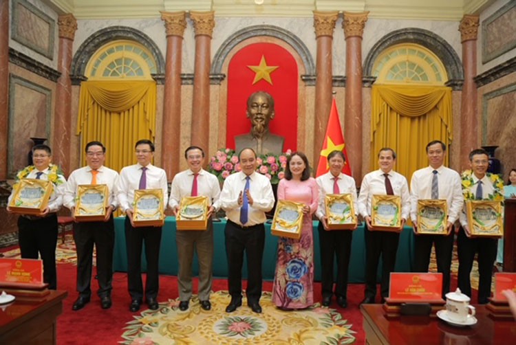 Chủ tịch nước Nguyễn Xuân Phúc gặp mặt người lao động Dầu khí tiêu biểu