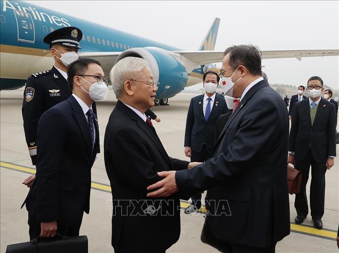 Tổng Bí thư Nguyễn Phú Trọng đến Bắc Kinh, bắt đầu chuyến thăm chính thức nước Cộng hòa Nhân dân Trung Hoa - Ảnh 1.