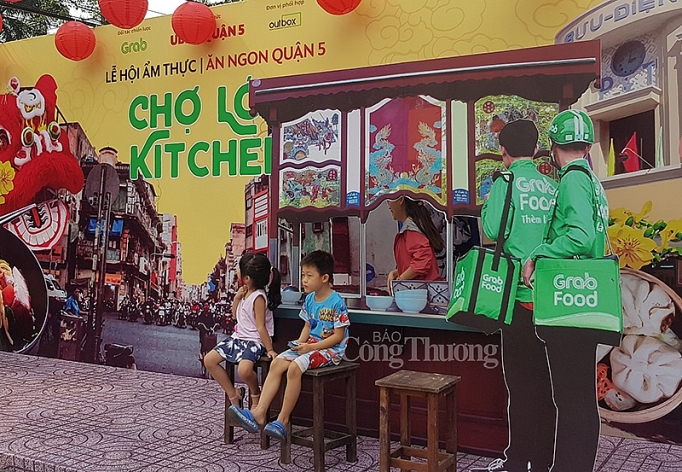 le hoi am thuc bep an cho lon thu hut thuc khach ngay trong ngay dau khai mac
