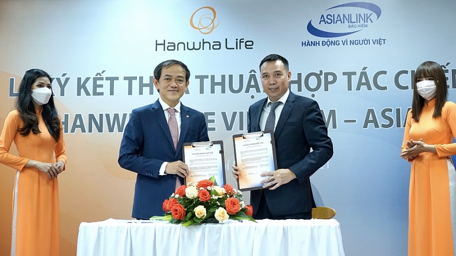 Hanwha Life Việt Nam hợp tác mở rộng phân phối bảo hiểm