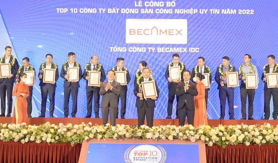 BECAMEX IDC LIÊN TIẾP 2 NĂM ĐẠT DANH HIỆU CÔNG TY BẤT ĐỘNG SẢN CÔNG NGHIỆP UY TÍN NHẤT VIỆT NAM 1 Becamex Bình Định Becamex IDC liên tiếp 2 năm đạt danh hiệu công ty bất động sản công nghiệp uy tín nhất Việt Nam