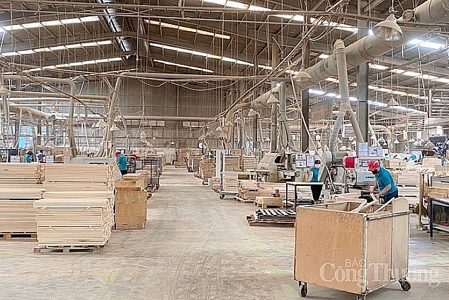 Bình Dương: Sản xuất công nghiệp, xuất khẩu tiếp tục tăng trưởng cao