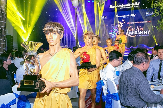 sacombank sbj ra mat bo suu tap lan toa gia tri hoan my