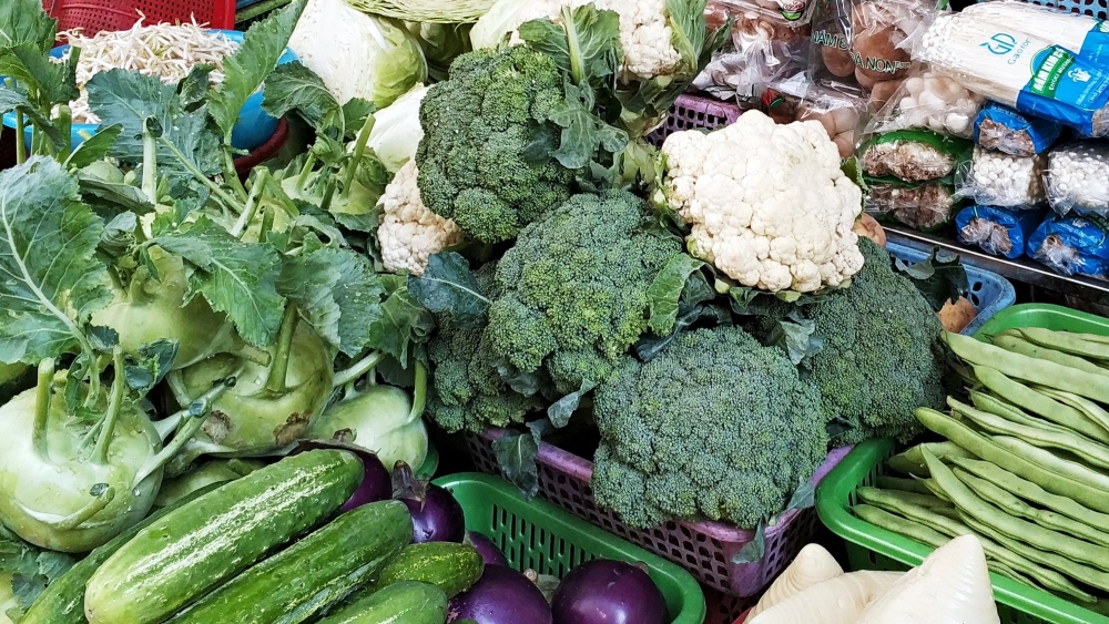 Giá thực phẩm rau củ quả ngày 2/6: Giá rau xanh tăng mạnh