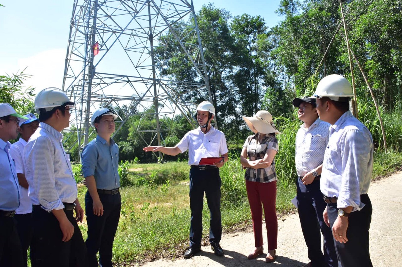 thua thien hue day nhanh tien do giai phong mat bang du an duong day 500kv