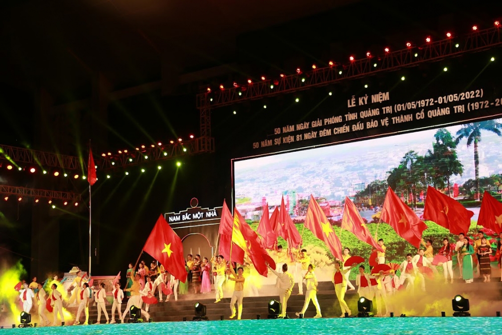 Dự Lễ kỷ niệm 50 năm Ngày giải phóng Quảng Trị, Chủ tịch nước Nguyễn Xuân Phúc: Hãy tạo nên “kỳ tích sông Thạch Hãn và sông Bến Hải”