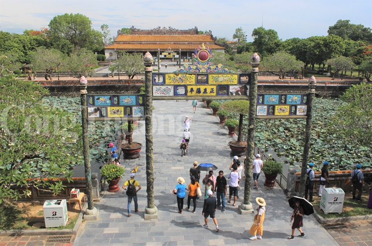 thua thien hue vi sao khach du lich noi dia khong tang