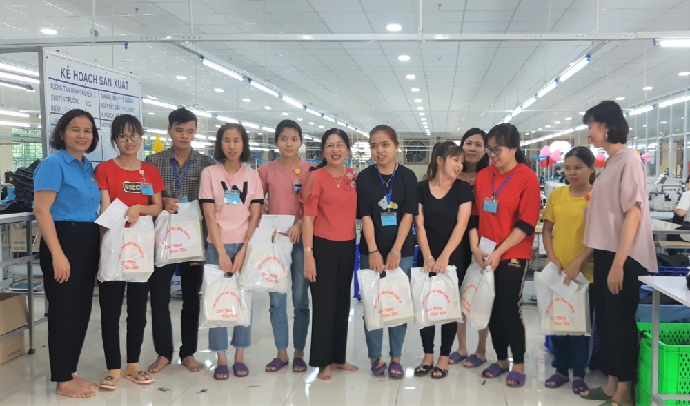 Công đoàn ngành Công Thương Quảng Trị: Luôn sát cánh cùng người lao động cong doan nganh cong thuong quang tri luon sat canh cung nguoi lao dong