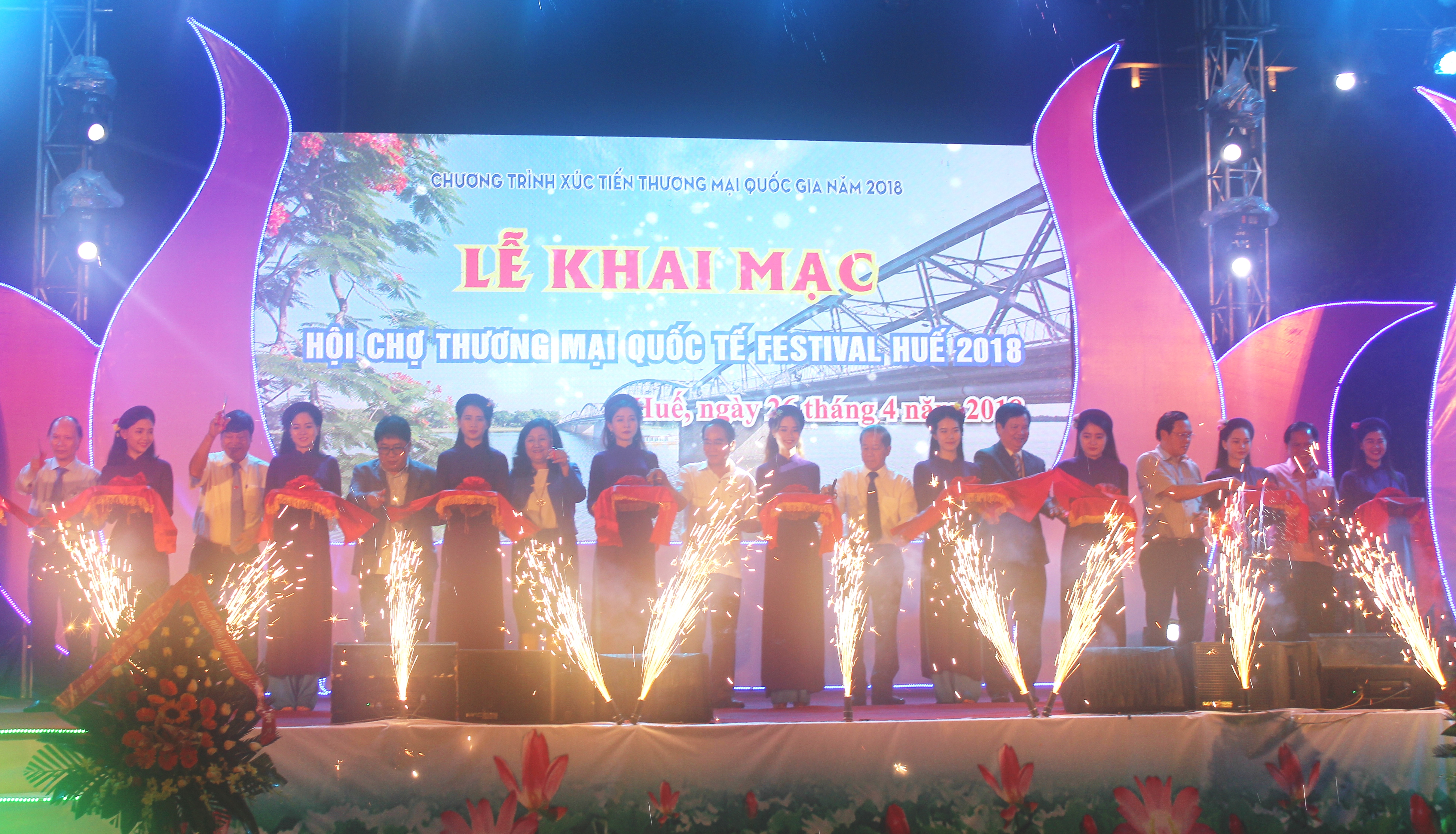 Khai mạc Hội chợ thương mại quốc tế Festival Huế 2018