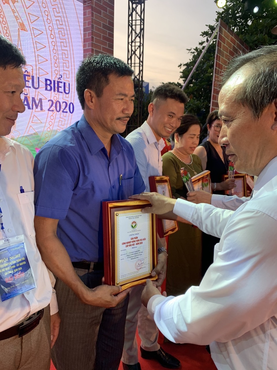 gop phan de san pham thuong hieu viet lan toa manh